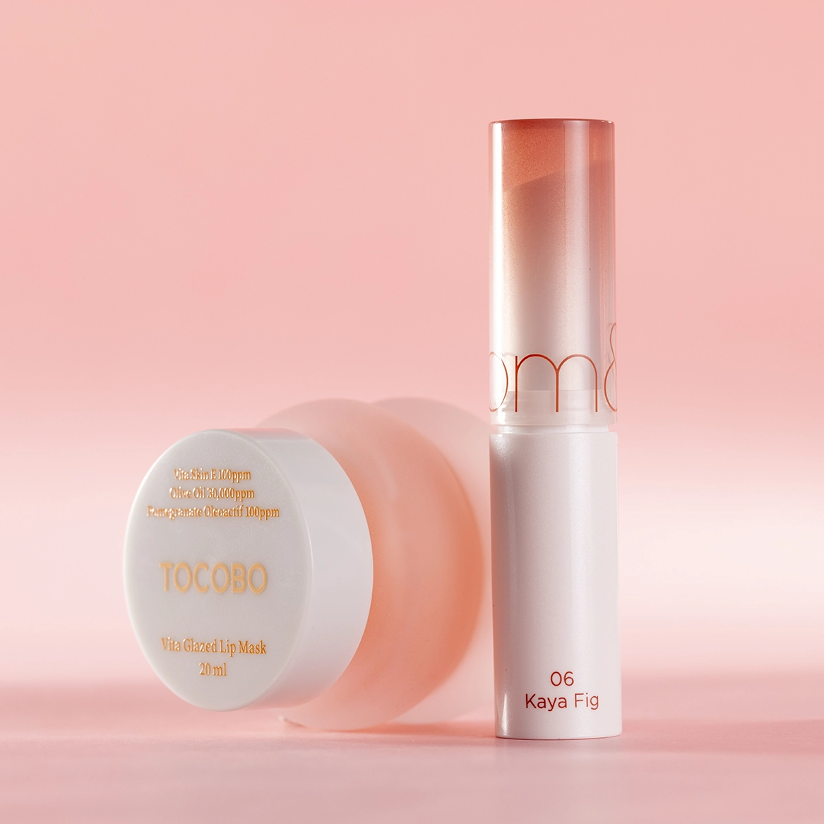 Najlepsze pomadki na suche usta – polecane kosmetyki