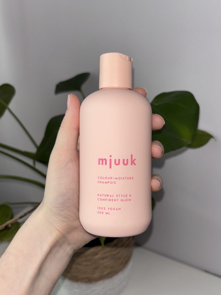 szampon do włosów farbowanych - Mjuuk Colour + Moisture Shampoo