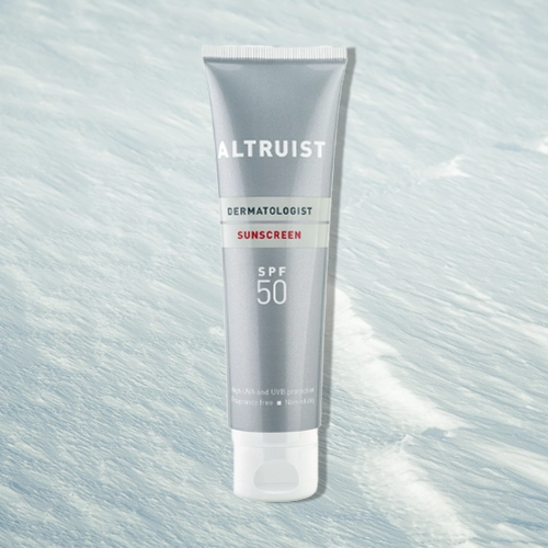 Czy zimą warto stosować krem z filtrem? TOP 5 kremów SPF 50 na zimę