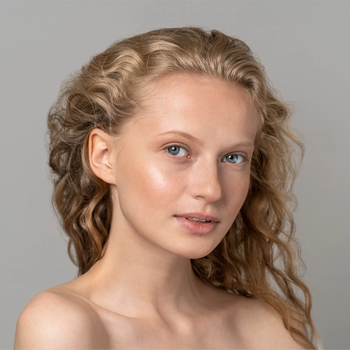 Jak działają fioletowe szampony i kiedy z nich korzystać?