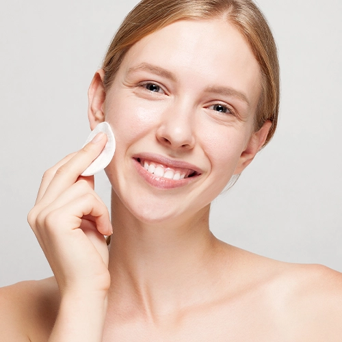 Oczyszczanie cery suchej - delikatność przede wszystkim