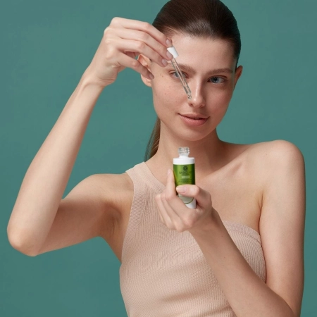 BasicLab - Esteticus - Rozświetlenie i Wyciszenie - Antyoksydacyjne Serum Wyrównujące z Witaminą C 15% - 30ml