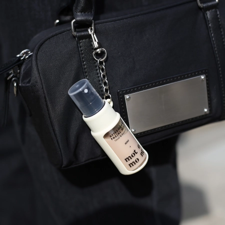motomont - Silicone Keyrings+Afternoon Facial Mist - Nawilżająco-Utrwalająca Mgiełka do Makijażu z Etui - 20ml+1szt