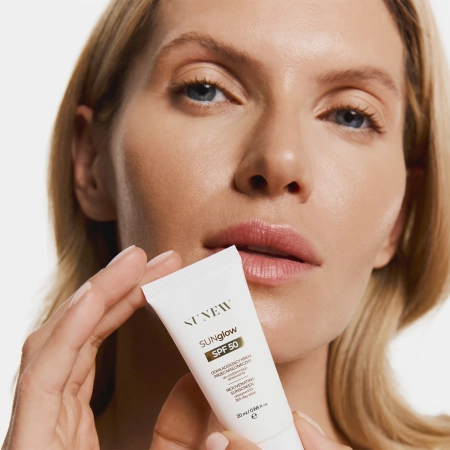 SunewMed+ - SUNglow SPF50 Odmładzający Krem Przeciwsłoneczny do Twarzy - 20ml