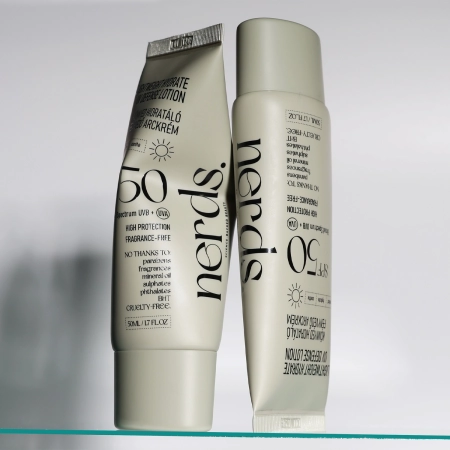 Nerds. - Lightweight Hydrate UV Defense Lotion SPF50 - Nawilżający Krem Przeciwsłoneczny SPF50 - 50ml