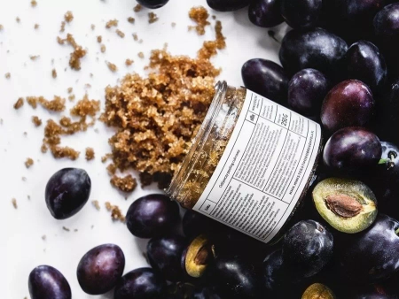 Ministerstwo Dobrego Mydła - Odżywczy Peeling Cukrowy - Śliwka - 300g